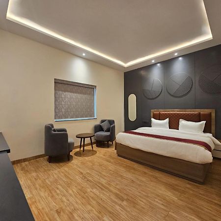Hotel Elara デヘラードゥーン エクステリア 写真