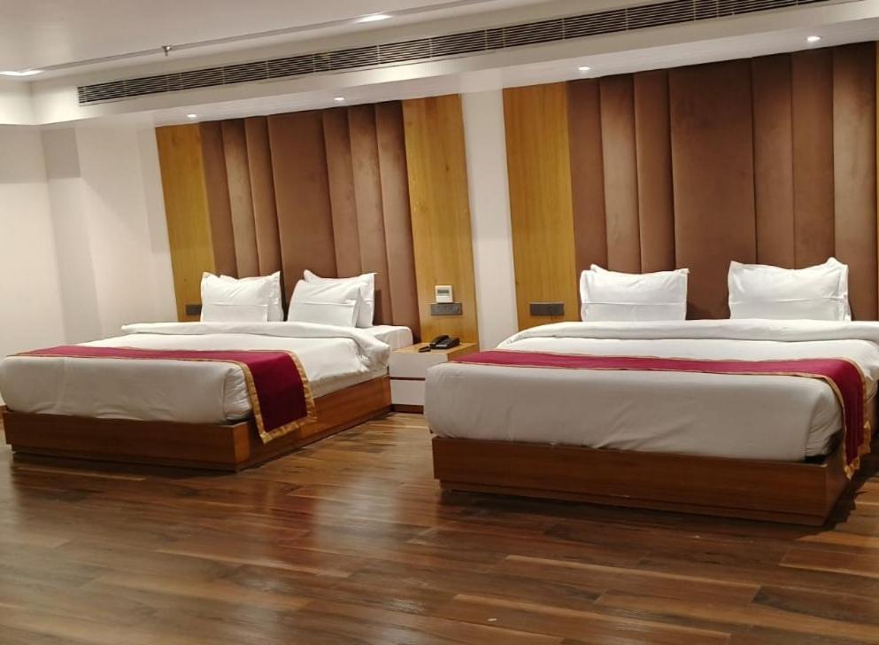 Hotel Elara デヘラードゥーン エクステリア 写真