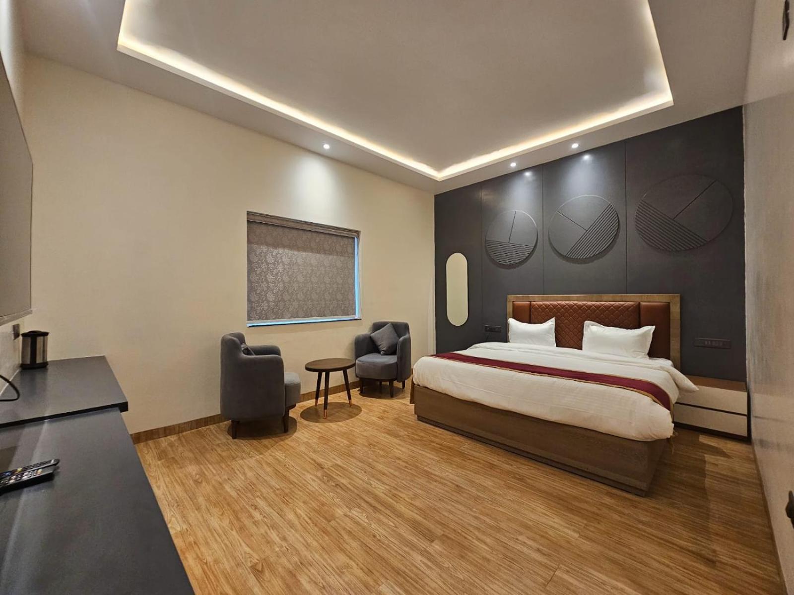 Hotel Elara デヘラードゥーン エクステリア 写真